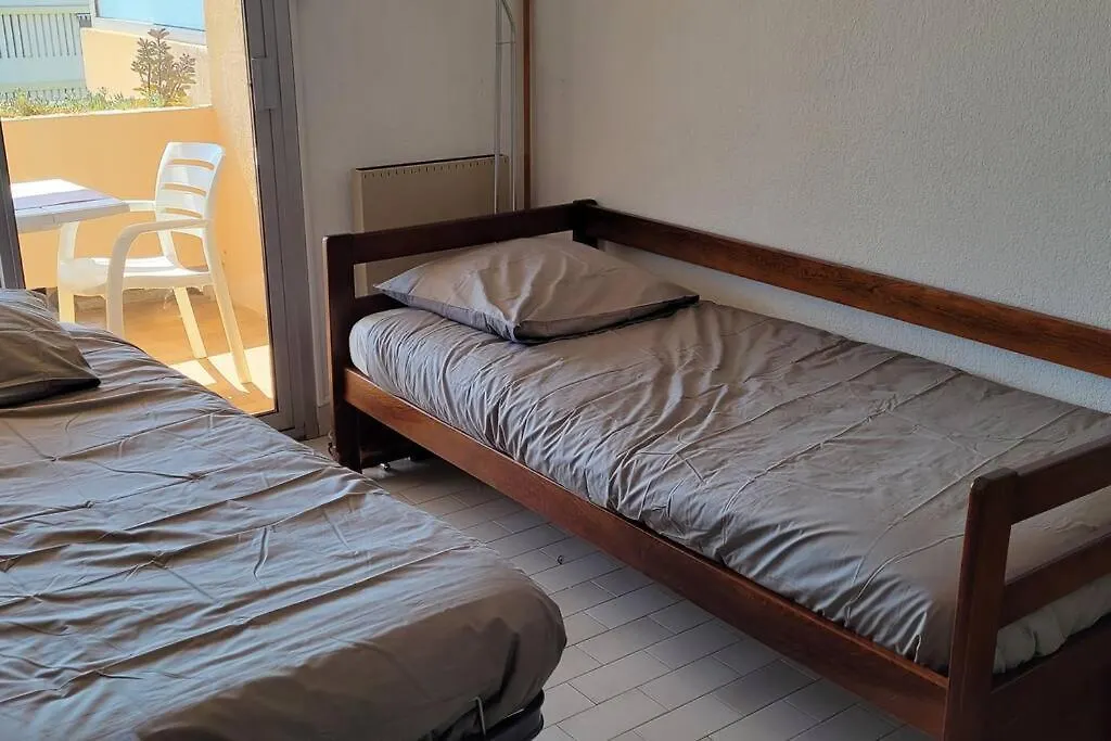 Apartment T2 Vue Mer Dans Residence Calme / T2 Sea View In A Quiet Residence Bandol