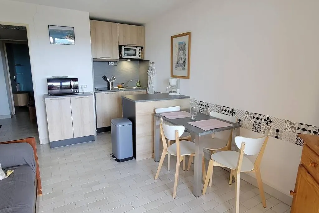T2 Vue Mer Dans Residence Calme / T2 Sea View In A Quiet Residence Bandol France